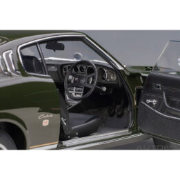 autoart - 1:18 toyota celica liftback 2000gt (ra25) 1973 (moss green)