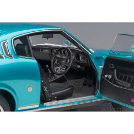 autoart - 1:18 toyota celica liftback 2000gt (ra25) 1973 (turquoise blue metallic)