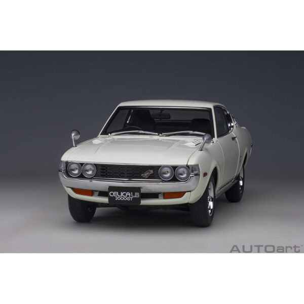 autoart - 1:18 toyota celica liftback 2000gt (ra25) 1973 (white)
