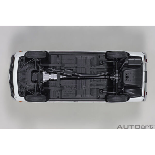 autoart - 1:18 toyota celica liftback 2000gt (ra25) 1973 (white)