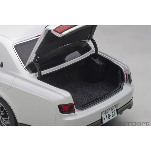 autoart - 1:18 toyota century grmn (pearl white)