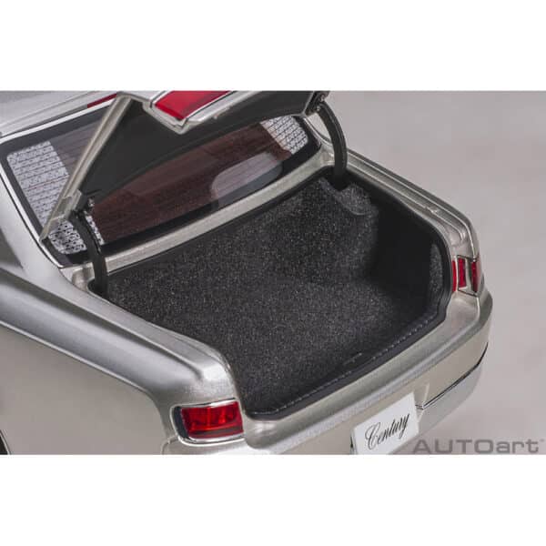 autoart - 1:18 toyota century with curtains (silver)
