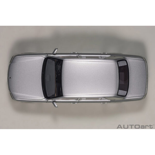 autoart - 1:18 toyota century with curtains (silver)