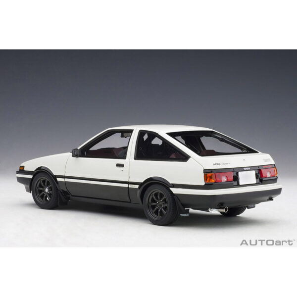 autoart - 1:18 toyota sprinter trueno (ae86) project d final version