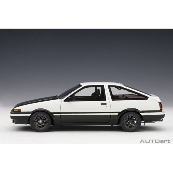 autoart - 1:18 toyota sprinter trueno (ae86) project d final version