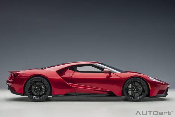 AUTOart 1:12 Ford GT Liquid Red 2017 (12106) Composite Model 25 AUTOart 1:12 Ford GT 2017 Liquid Red (12106) composite model – side view