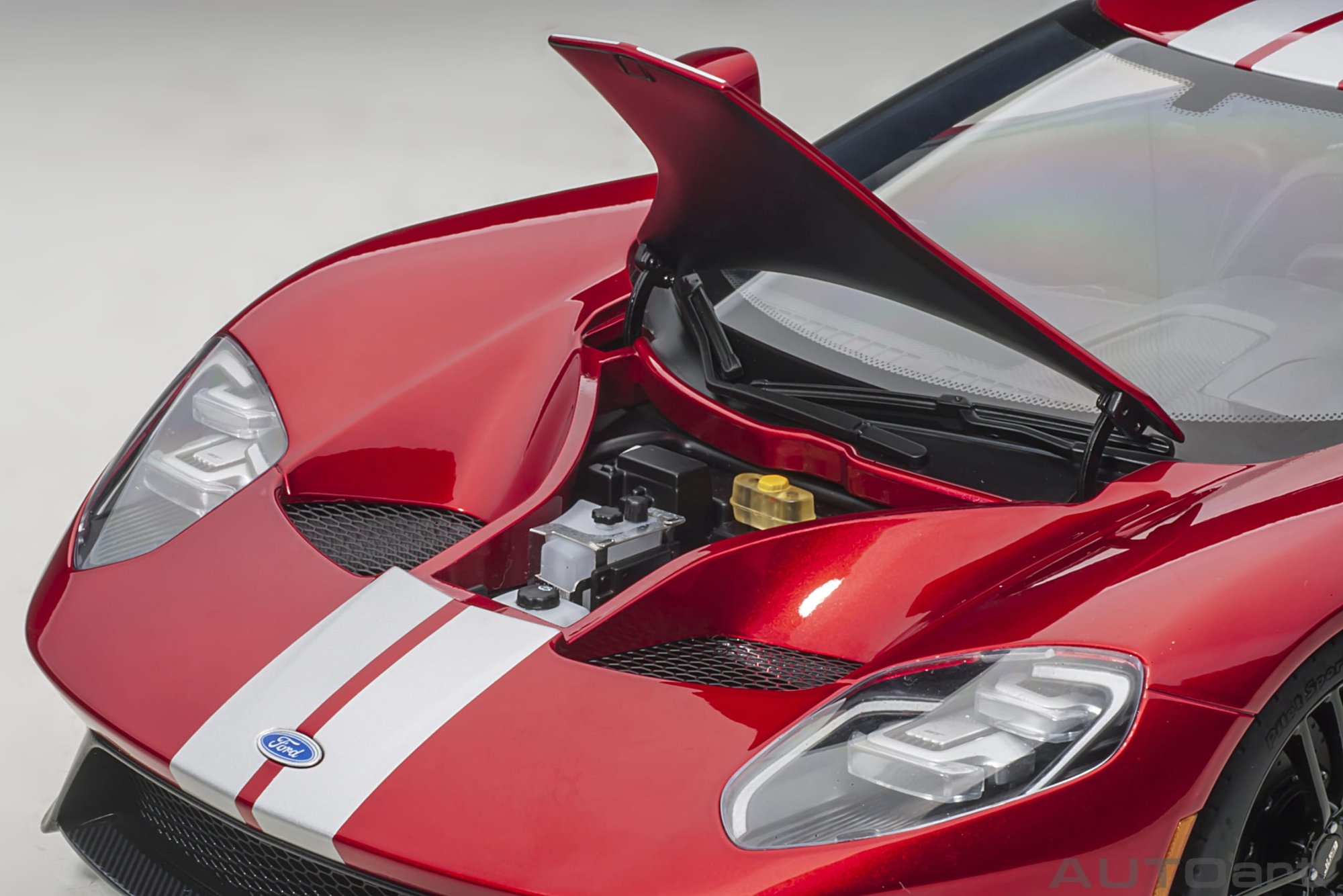 AUTOart 1:12 Ford GT Liquid Red 2017 (12106) Composite Model 6 AUTOart 1:12 Ford GT 2017 Liquid Red (12106) composite model – with doors open, front three-quarter