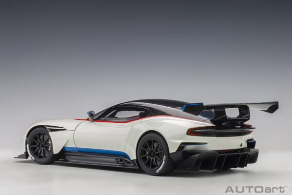 AUTOart 1:18 Aston Martin Vulcan Stratus White 2015 (70261) Composite Model 13 AUTOart 1:18 Aston Martin Vulcan Stratus White (70261) composite model – rear side view