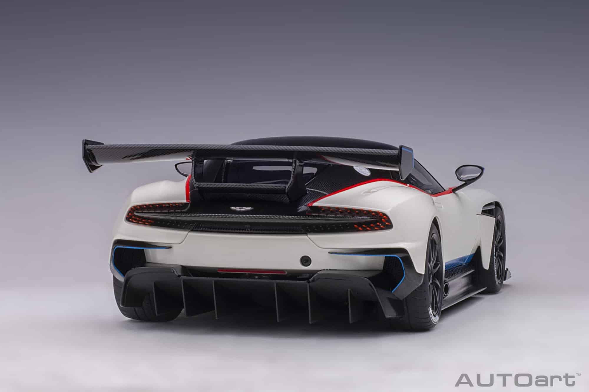 AUTOart 1:18 Aston Martin Vulcan Stratus White 2015 (70261) Composite Model 11 AUTOart 1:18 Aston Martin Vulcan Stratus White (70261) composite model – rear three-quarter view