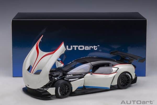 AUTOart 1:18 Aston Martin Vulcan Stratus White (70261) composite model – in retail packaging