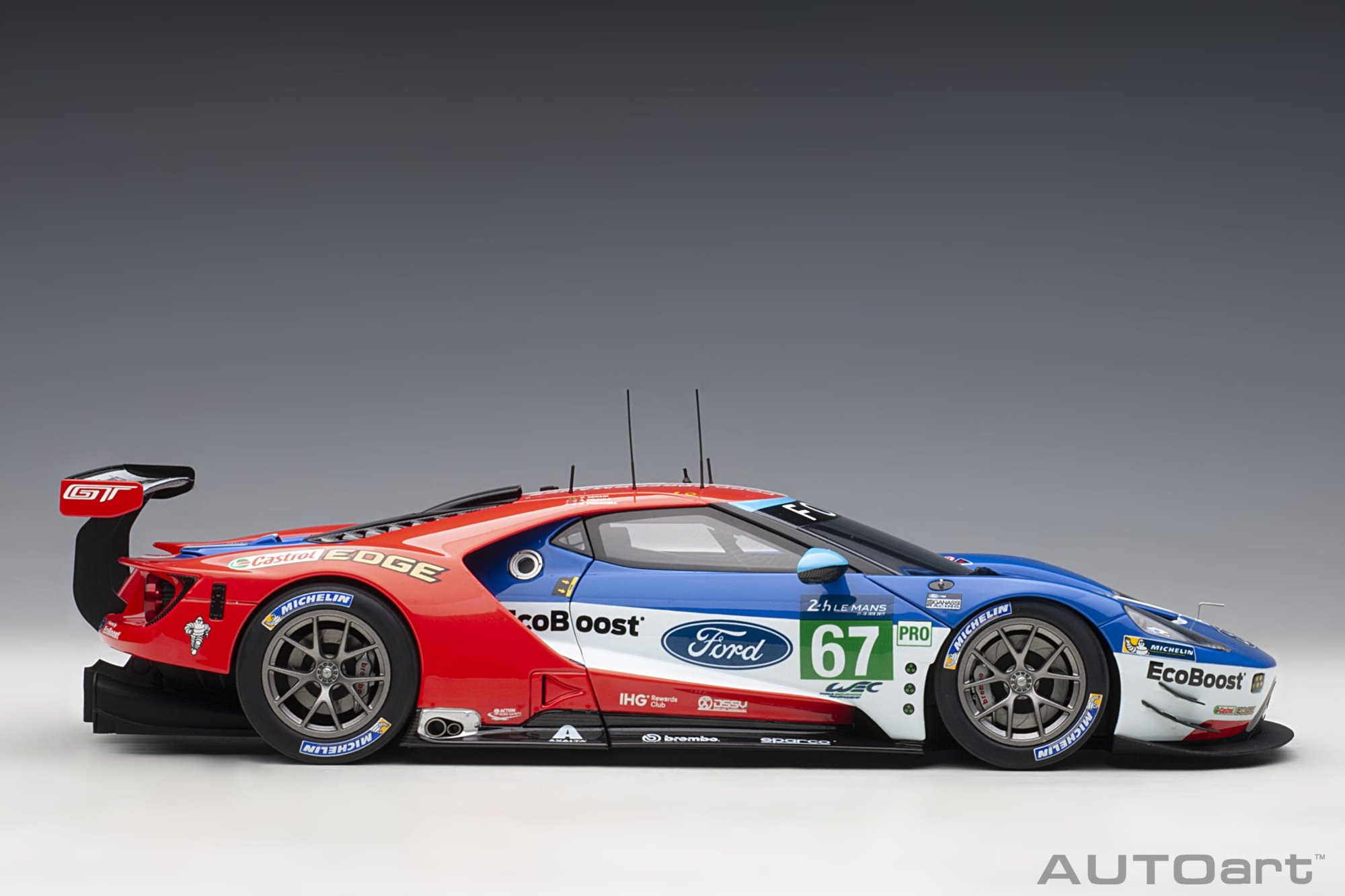 AUTOart 1:18 Ford GT No.67 2nd LMGTE Pro 24h Le Mans 2017 (81710) Composite Model 4 AUTOart 1:18 Ford GT GTE Pro Le Mans 24h 2017 #67 (81710) composite model – rear side view