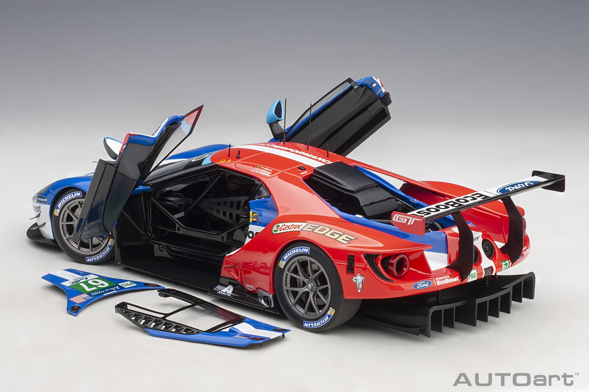 AUTOart 1:18 Ford GT No.67 2nd LMGTE Pro 24h Le Mans 2017 (81710) Composite Model 9 AUTOart 1:18 Ford GT GTE Pro Le Mans 24h 2017 #67 (81710) composite model – with doors open, front three-quarter