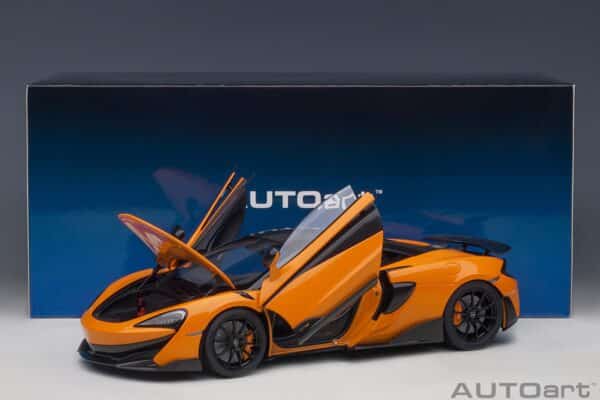 AUTOart 1:18 McLaren 600LT Myan Orange (76084) composite model – in retail packaging