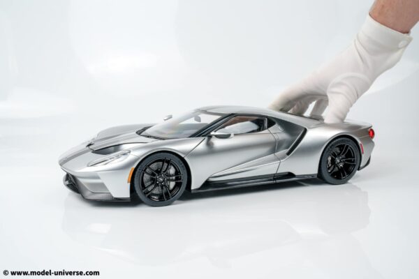 AUTOart - 1:12 Ford GT 2017 Ignot Silver/Black Stripes - Composite Model 18 AUTOart - 1:12 Ford GT 2017 Ignot Silver/Black Stripes - Composite Model