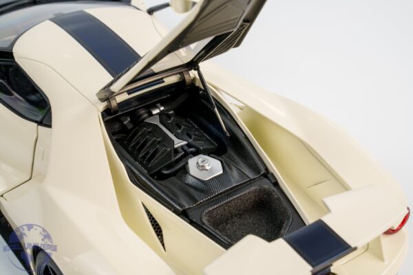 AUTOart - 1:18 Ford GT 2022 '64 Prototype Heritage Edition Wimbledon White - Composite Model 21 AUTOart - 1:18 Ford GT 2022 '64 Prototype Heritage Edition Wimbledon White - Composite Model