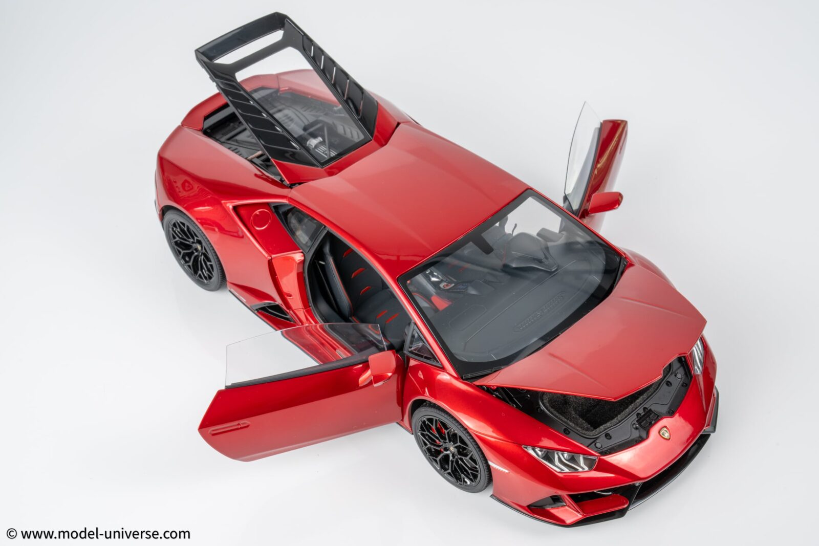 AUTOart 1:18 Lamborghini Huracan Evo Rosso Bia Red (79213