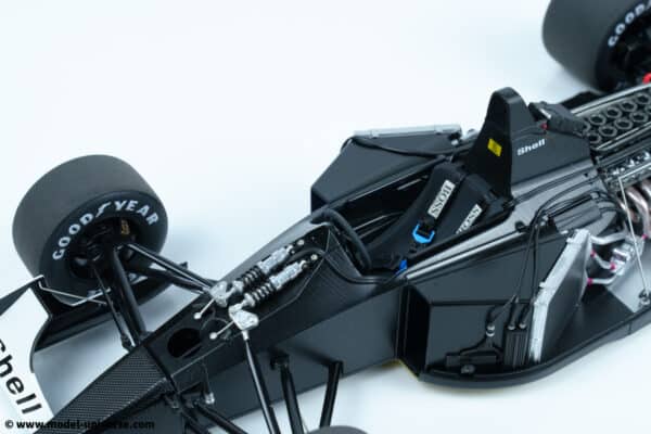 AUTOart - 1:18 McLaren MP4/6 Japanese Grand Prix #1 Ayrton Senna 1991 - Composite Model