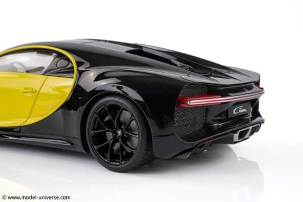 AUTOart - 1:18 Bugatti Chiron (Yellow Molsheim/Nocturne Black) - Composite Model