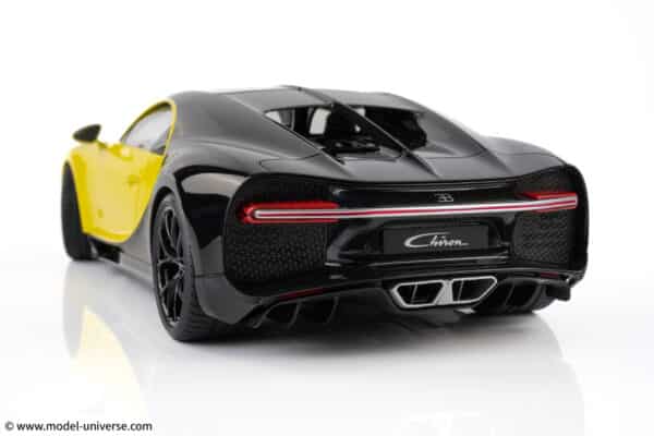 AUTOart - 1:18 Bugatti Chiron (Yellow Molsheim/Nocturne Black) - Composite Model