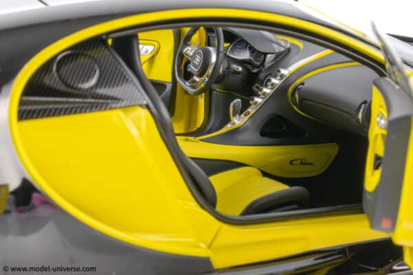 AUTOart - 1:18 Bugatti Chiron (Yellow Molsheim/Nocturne Black) - Composite Model