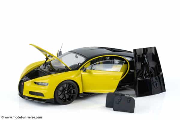 AUTOart - 1:18 Bugatti Chiron (Yellow Molsheim/Nocturne Black) - Composite Model