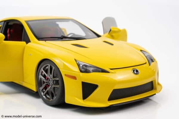 AUTOart - 1:18 Lexus LFA Pearl Yellow - Composite Model