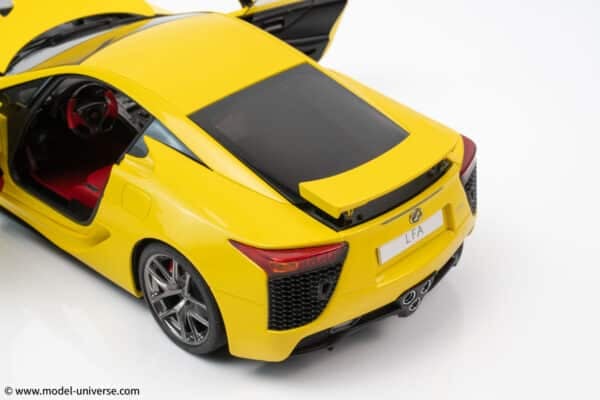 AUTOart - 1:18 Lexus LFA Pearl Yellow - Composite Model