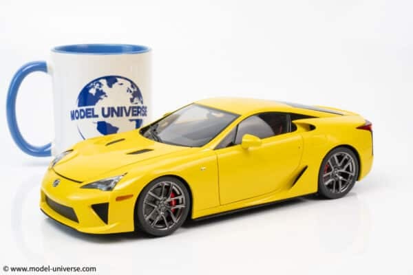 AUTOart - 1:18 Lexus LFA Pearl Yellow - Composite Model