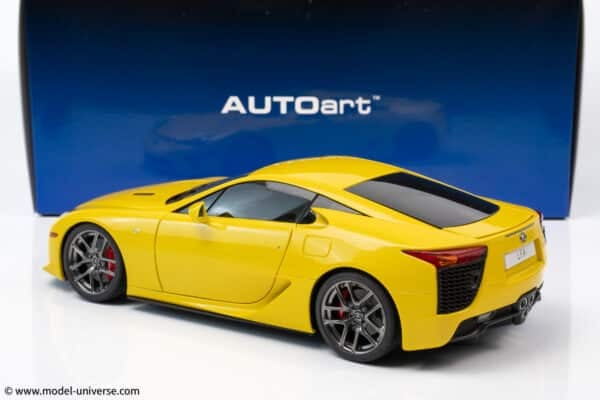 AUTOart - 1:18 Lexus LFA Pearl Yellow - Composite Model