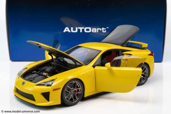 AUTOart - 1:18 Lexus LFA Pearl Yellow - Composite Model
