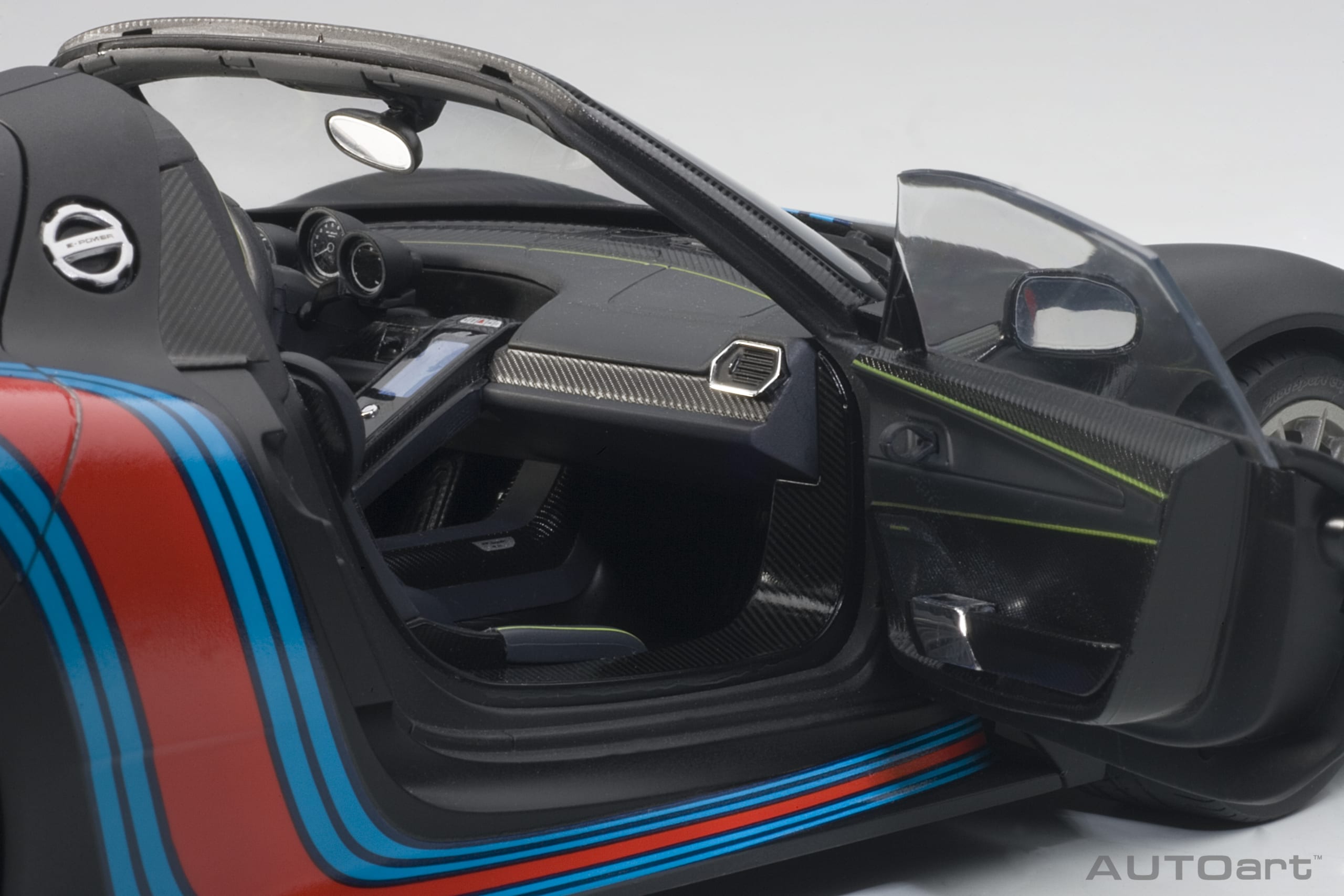 AUTOart 1:18 Porsche 918 Spyder Weissach Package Martini Livery 2013 (77929) Composite Model 10 AUTOart 1:18 Porsche 918 Spyder Weissach Package Martini Livery 2013 (77929)