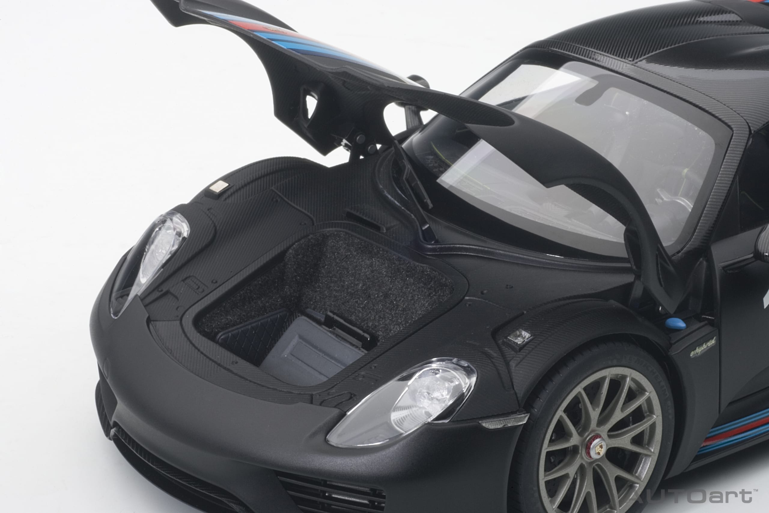 AUTOart 1:18 Porsche 918 Spyder Weissach Package Martini Livery 2013 (77929) Composite Model 11 AUTOart 1:18 Porsche 918 Spyder Weissach Package Martini Livery 2013 (77929)