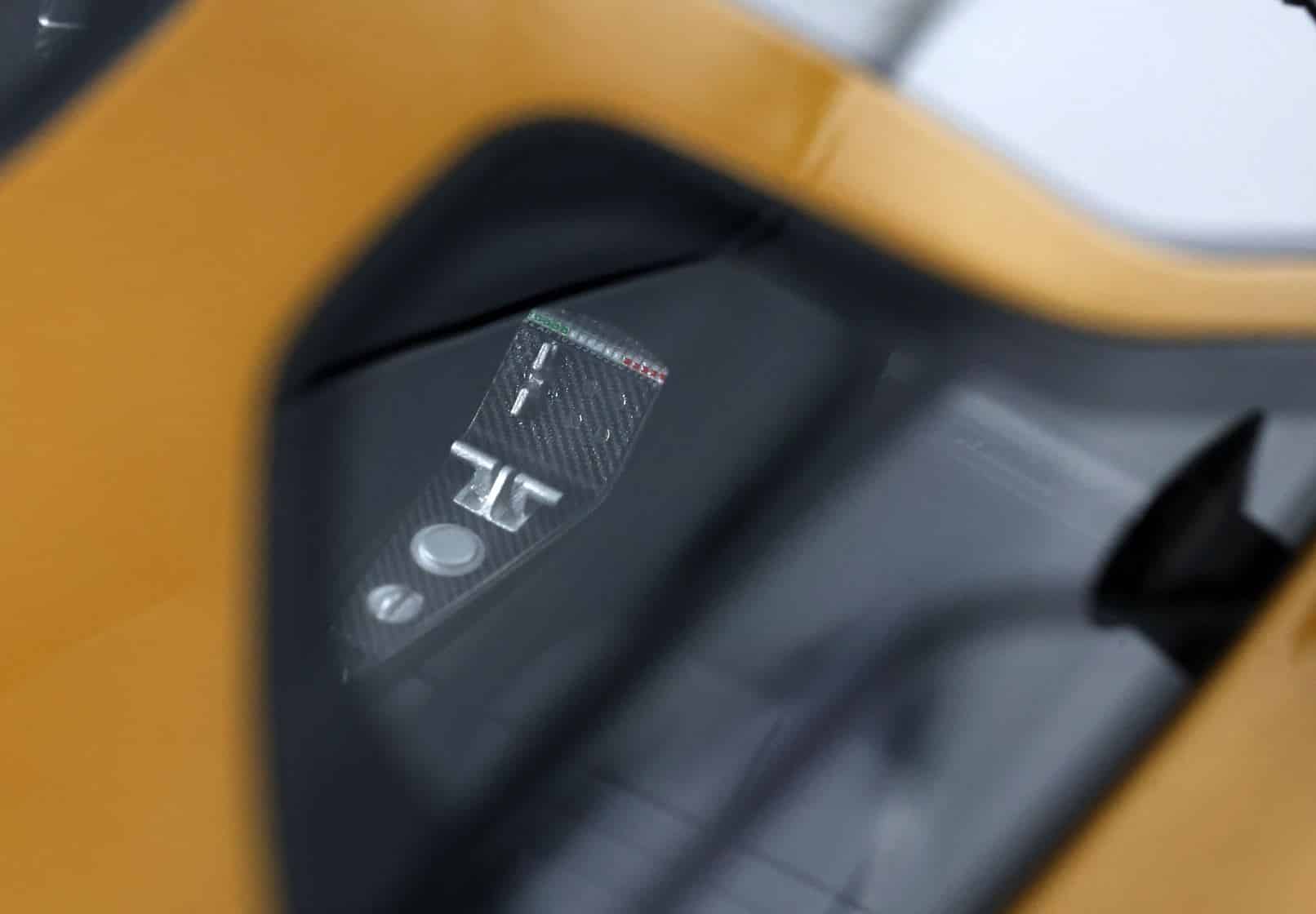 BBR - 1:18 Alfa Romeo 33 Stradale Ocra with Black Interior - Limited Edition Resin Model with Showcase 6 BBR - 1:18 Alfa Romeo 33 Stradale Ocra with Black Interior - Limited Edition Resin Model with Showcase