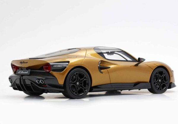 BBR - 1:18 Alfa Romeo 33 Stradale Ocra with Black Interior - Limited Edition Resin Model with Showcase 20 BBR - 1:18 Alfa Romeo 33 Stradale Ocra with Black Interior - Limited Edition Resin Model with Showcase