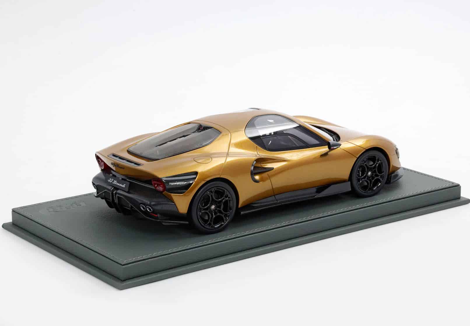 BBR - 1:18 Alfa Romeo 33 Stradale Ocra with Black Interior - Limited Edition Resin Model with Showcase 4 BBR - 1:18 Alfa Romeo 33 Stradale Ocra with Black Interior - Limited Edition Resin Model with Showcase