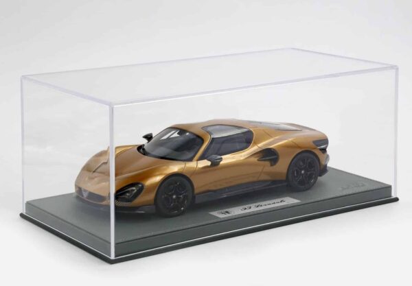 BBR - 1:18 Alfa Romeo 33 Stradale Ocra with Black Interior - Limited Edition Resin Model with Showcase