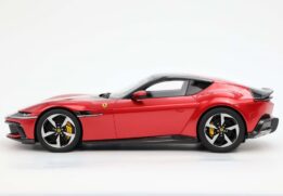BBR - 1:18 Ferrari 12 Cilindri Coupe Rosso Imola Red - Limited Edition Resin Model