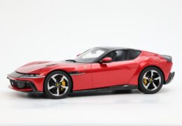 BBR - 1:18 Ferrari 12 Cilindri Coupe Rosso Imola Red - Limited Edition Resin Model