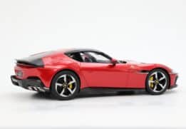 BBR - 1:18 Ferrari 12 Cilindri Coupe Rosso Imola Red - Limited Edition Resin Model