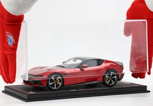 BBR - 1:18 Ferrari 12 Cilindri Coupe Rosso Imola Red - Limited Edition Resin Model