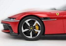 BBR - 1:18 Ferrari 12 Cilindri Coupe Rosso Imola Red - Limited Edition Resin Model