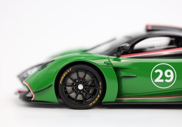 Pagani Huayra R Green and Carbon - Limited Edition - 1:18 Scale Resin Model by BBR (with showcase)
