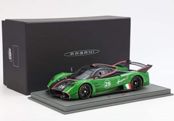 Pagani Huayra R Green and Carbon - Limited Edition - 1:18 Scale Resin Model by BBR (with showcase)