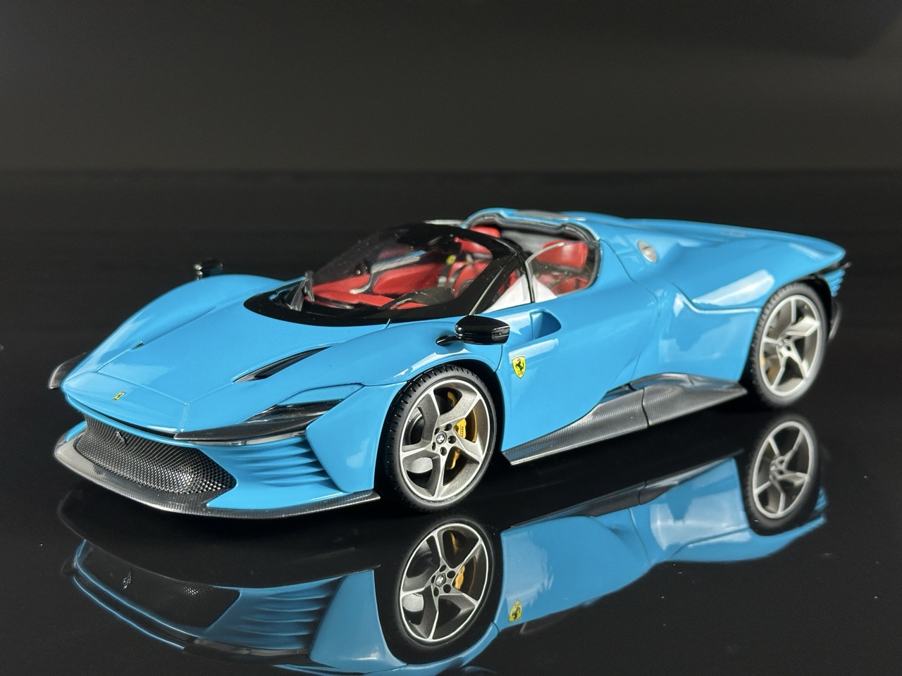 Bburago - 1:18 Ferrari Daytona SP3 Blue 2022 Signature