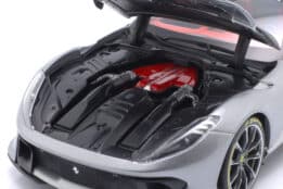 Bburago - 1:18 Ferrari 812 Competizione 2021 Silver / Yellow - Signature Edition - Diecast Model