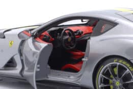 Bburago - 1:18 Ferrari 812 Competizione 2021 Silver / Yellow - Signature Edition - Diecast Model