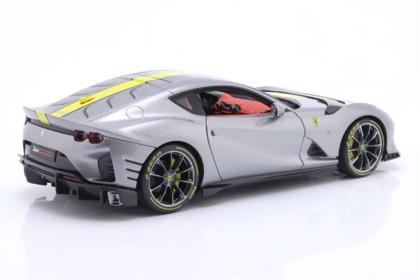 Bburago - 1:18 Ferrari 812 Competizione 2021 Silver / Yellow - Signature Edition - Diecast Model 8 Bburago - 1:18 Ferrari 812 Competizione 2021 Silver / Yellow - Signature Edition - Diecast Model