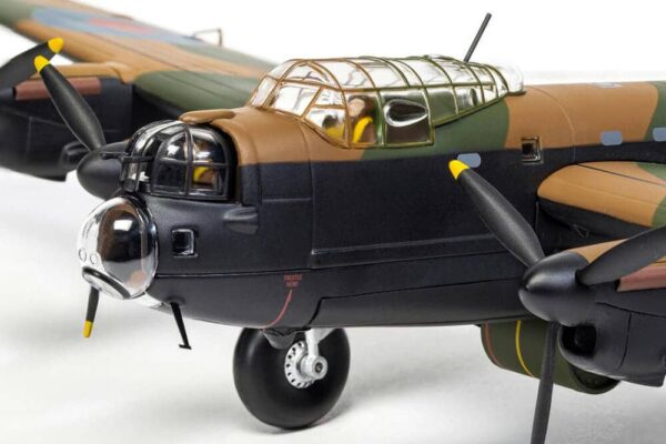 corgi - 1:72 aa32628 avro lancaster biii special, aj-t, 't-tommy', 617 sqn raf, operation chastise diecast model (cor aa32628 )