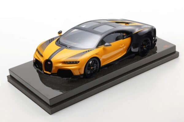 MR Collection 1:18 Bugatti Super Sport Nocturne / Yellow (BUG012G) Limited Edition Resin Model