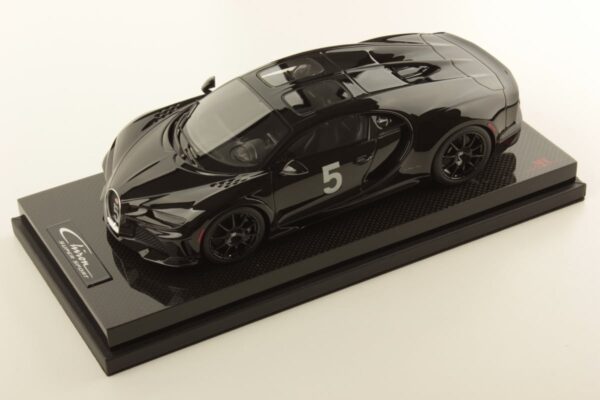 MR Collection - 1:18 Bugatti Chiron Super Sport Nocturne - Limited Edition Resin Model 10 MR Collection - 1:18 Bugatti Chiron Super Sport Nocturne - Limited Edition Resin Model